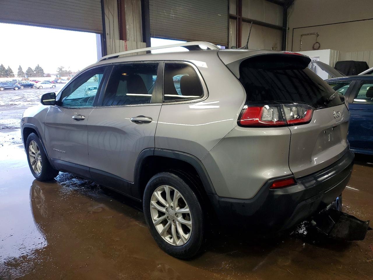 2019 JEEP CHEROKEE LATITUDE photo 3