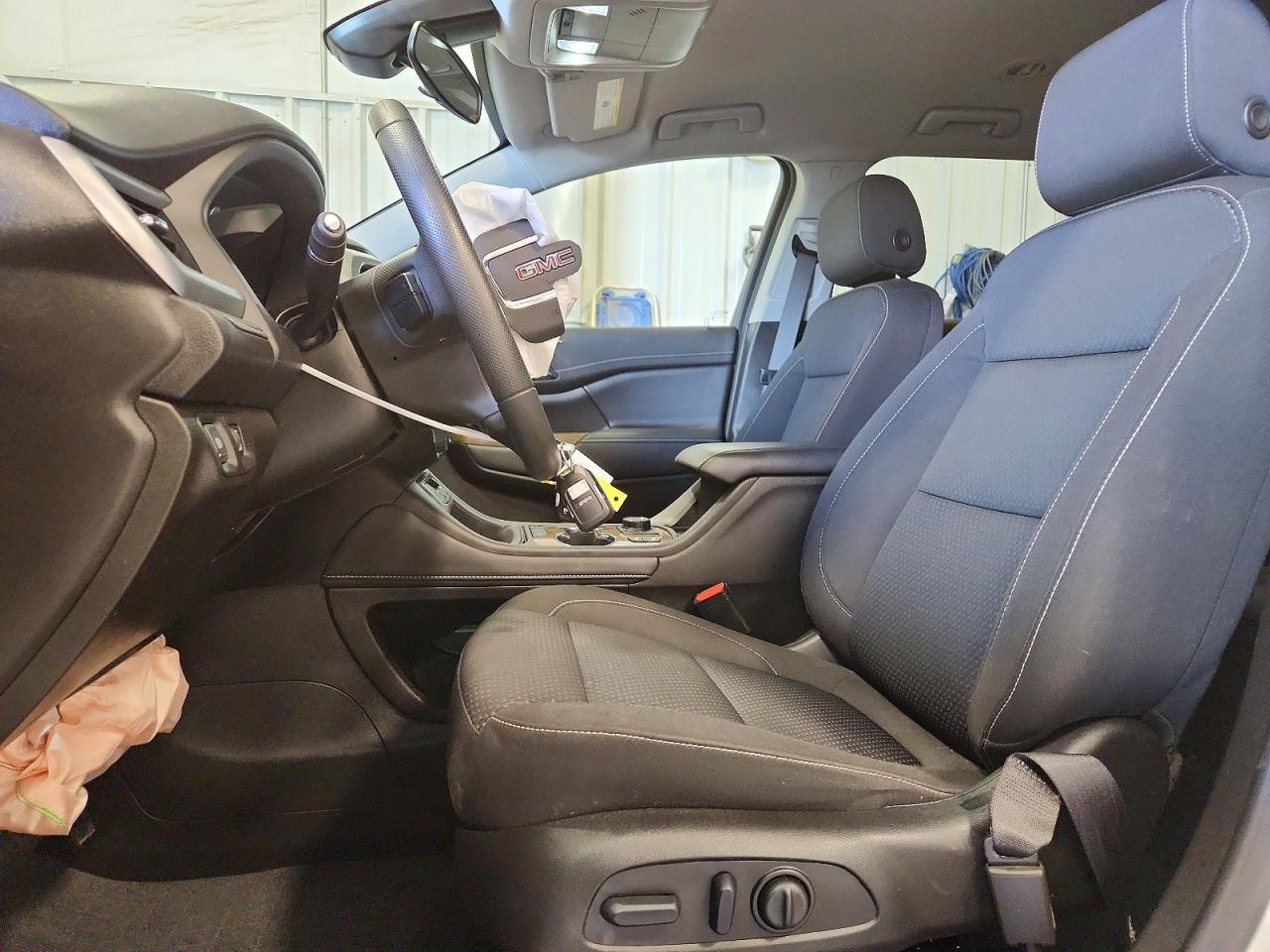 2023 GMC ACADIA SLE photo 7