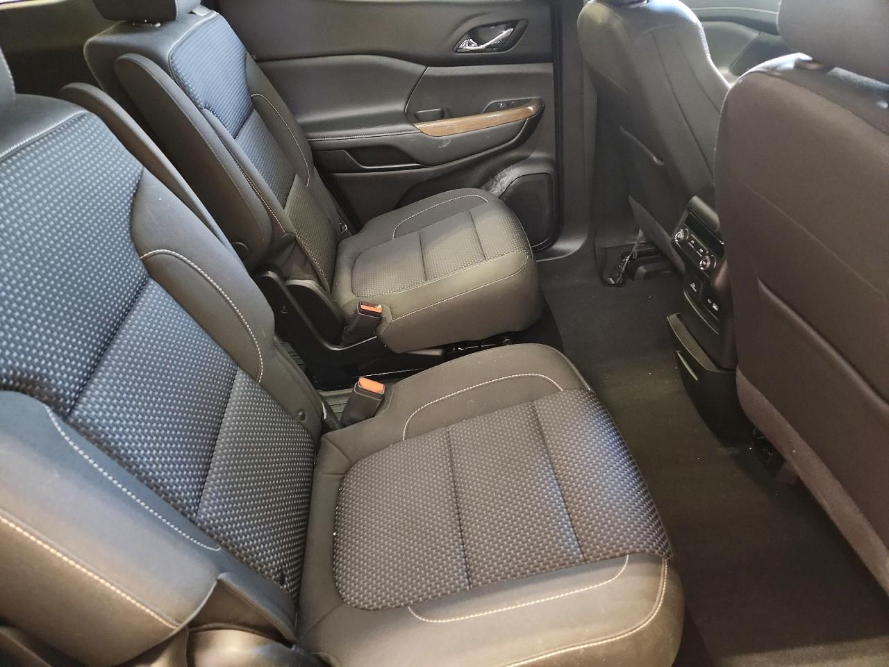 2023 GMC ACADIA SLE photo 11