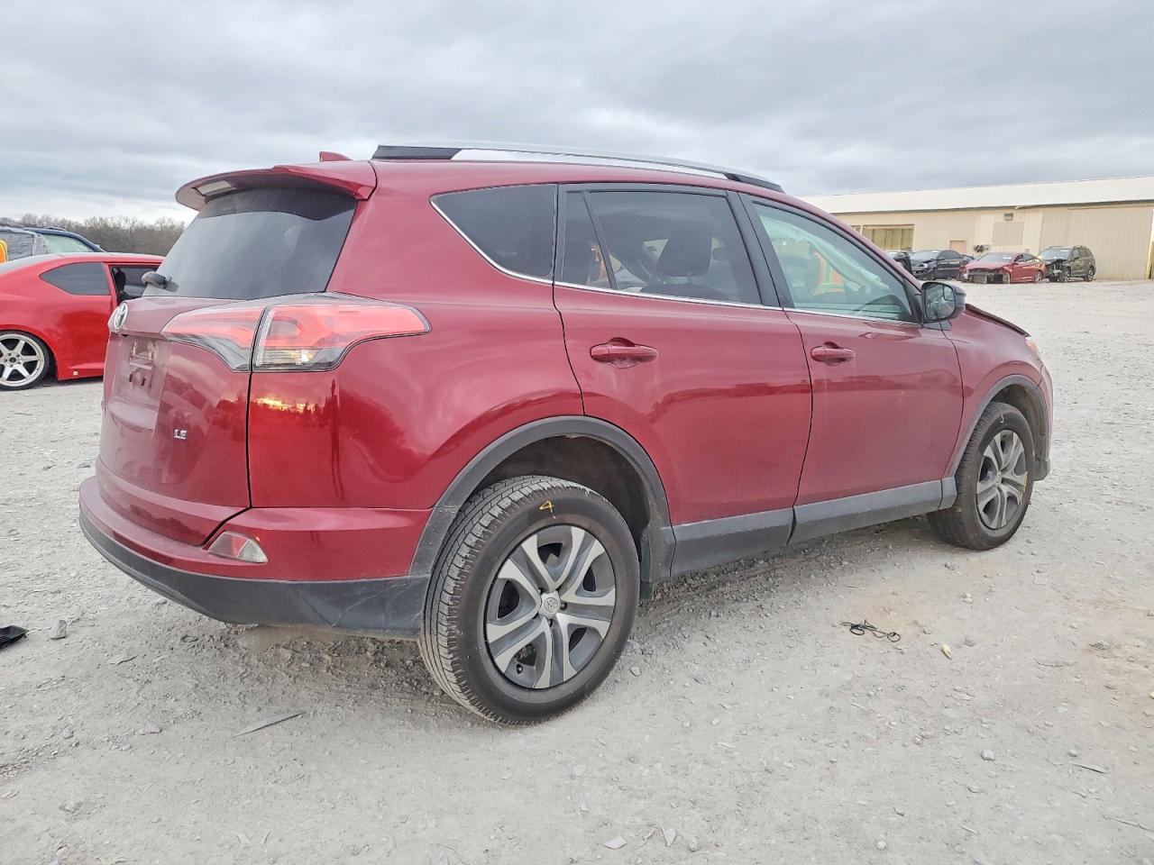 2018 TOYOTA RAV4 LE photo 3