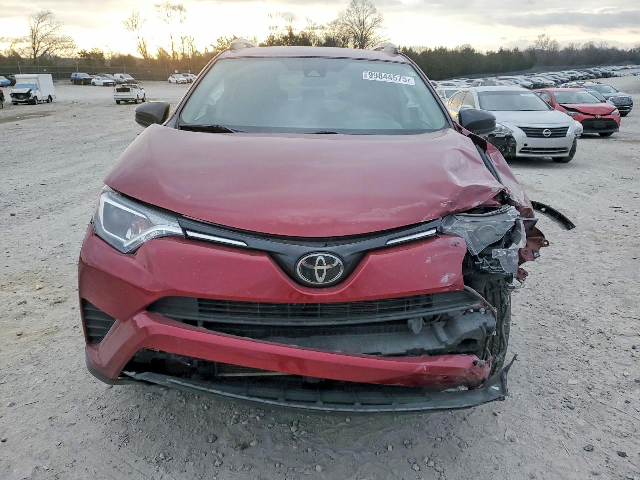 2018 TOYOTA RAV4 LE photo 5