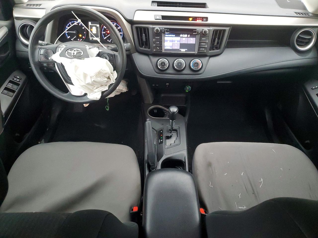 2018 TOYOTA RAV4 LE photo 8