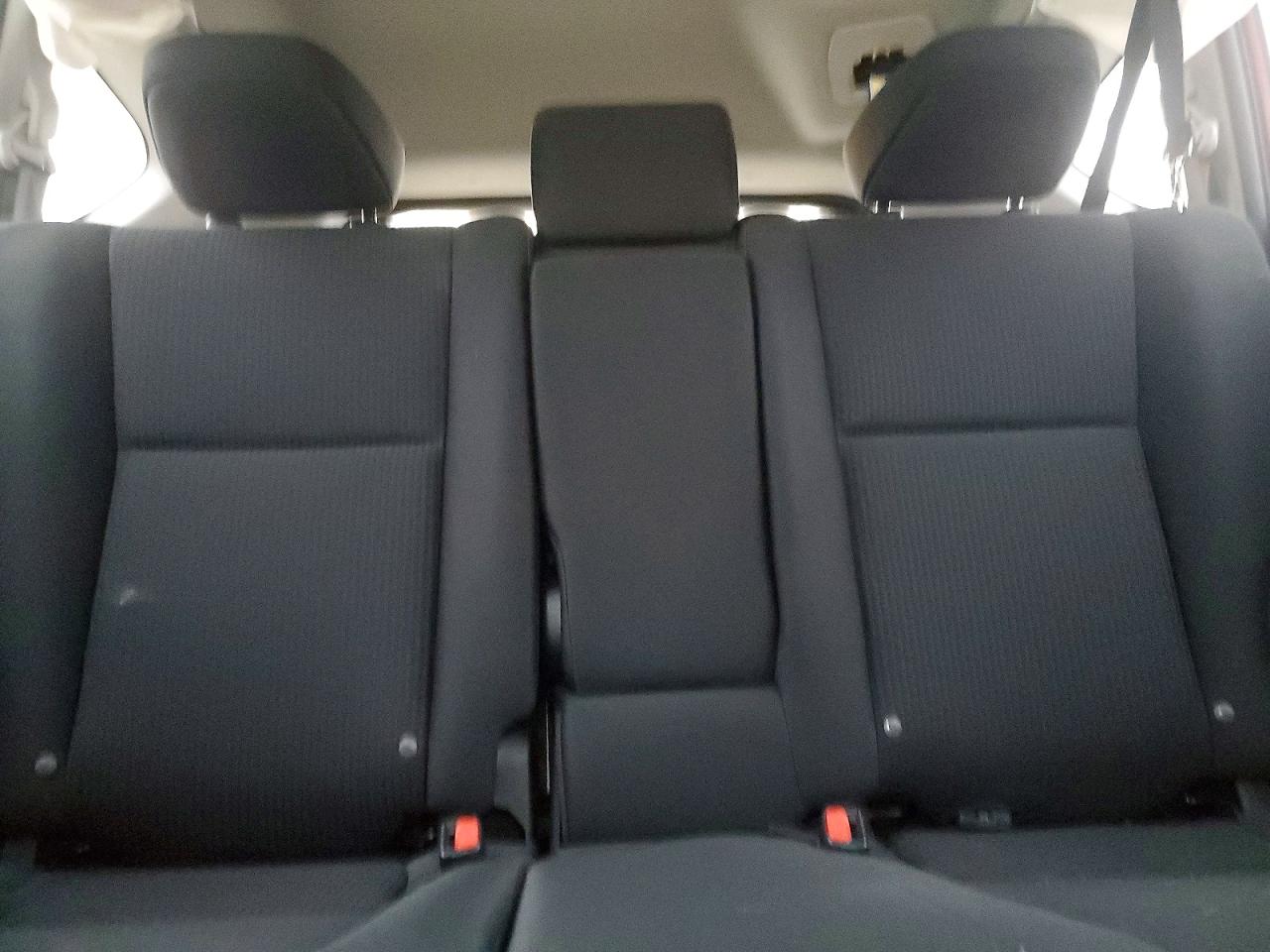 2018 TOYOTA RAV4 LE photo 10