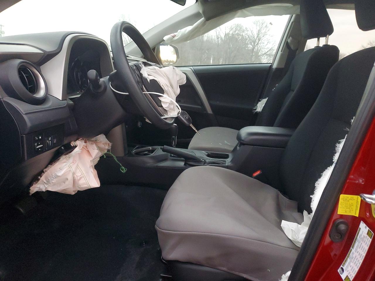 2018 TOYOTA RAV4 LE photo 7