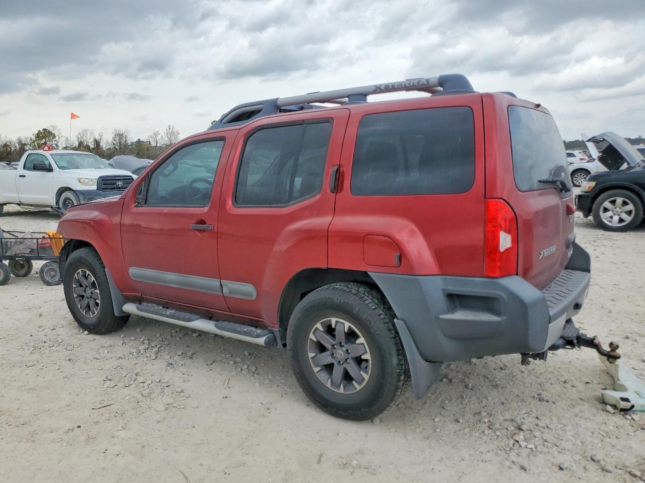 2015 NISSAN XTERRA X photo 2