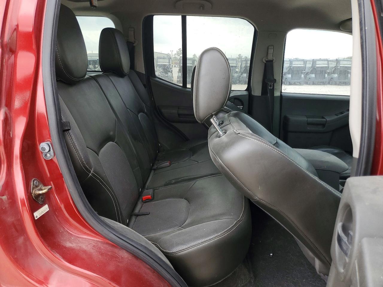 2015 NISSAN XTERRA X photo 11