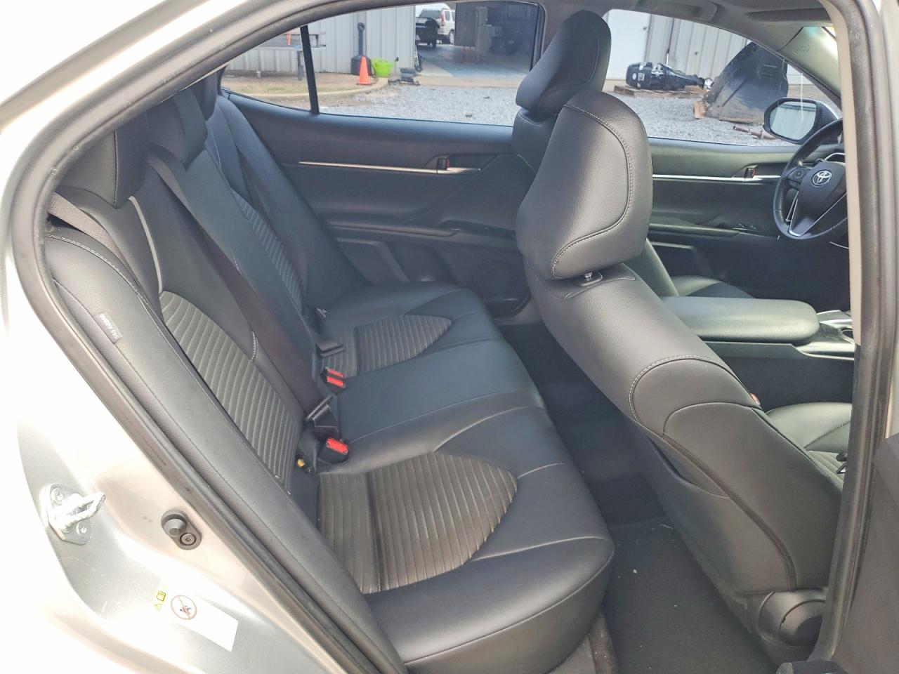 2018 TOYOTA CAMRY L photo 10