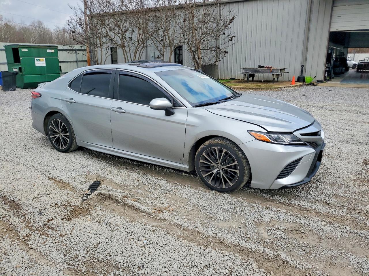 2018 TOYOTA CAMRY L photo 4