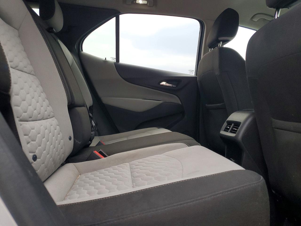 2018 CHEVROLET EQUINOX LT photo 11