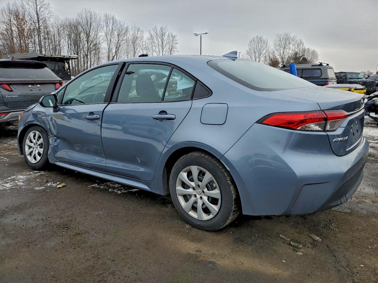 2024 TOYOTA COROLLA LE photo 2