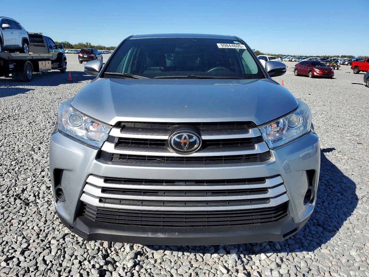 2019 TOYOTA HIGHLANDER LE photo 5