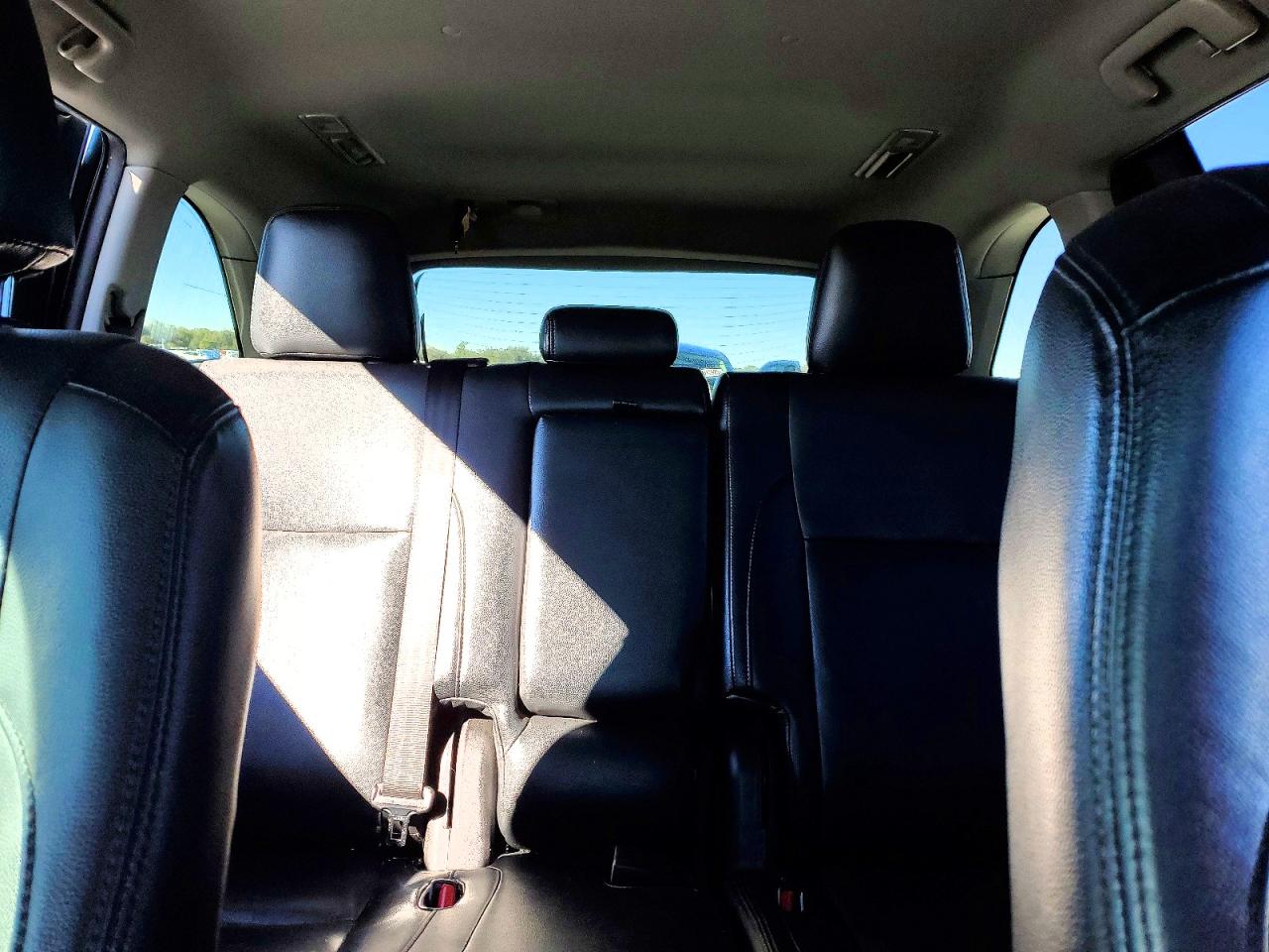 2019 TOYOTA HIGHLANDER LE photo 10