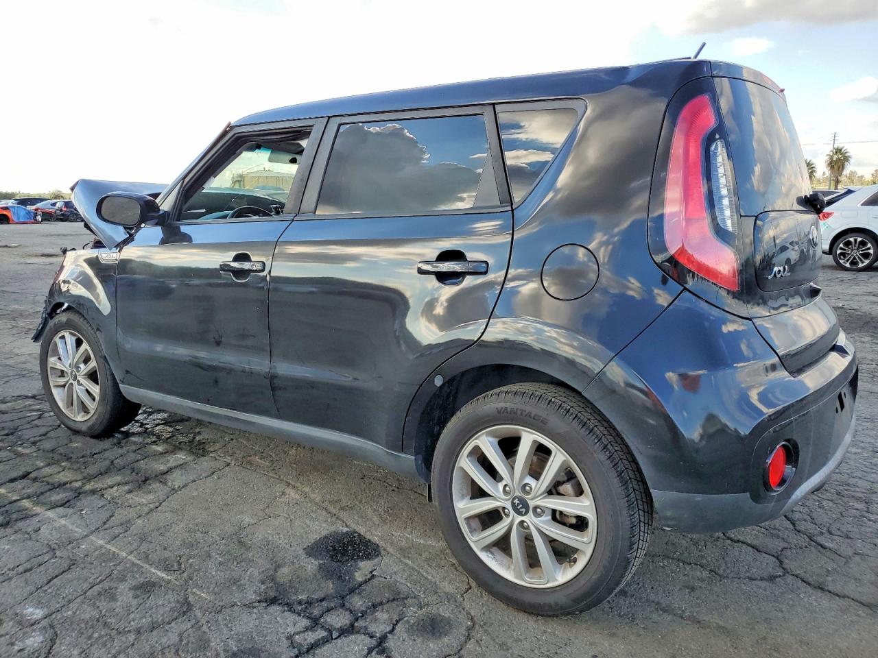 2018 KIA SOUL + photo 2