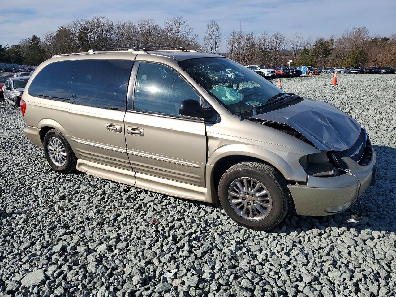 2002 CHRYSLER TOWN & COUNTRY LIMITED photo 4