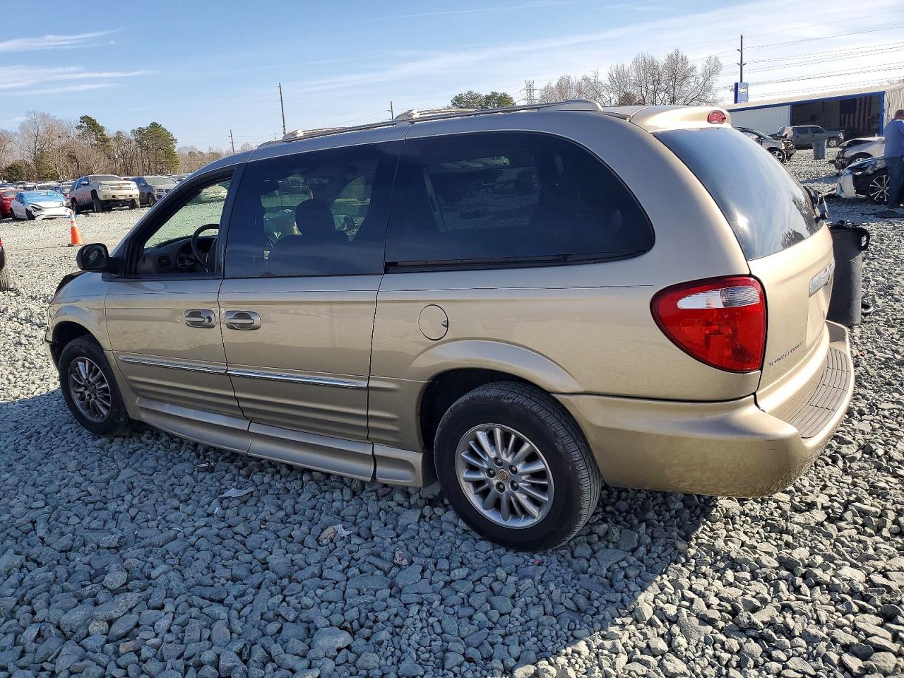 2002 CHRYSLER TOWN & COUNTRY LIMITED photo 2