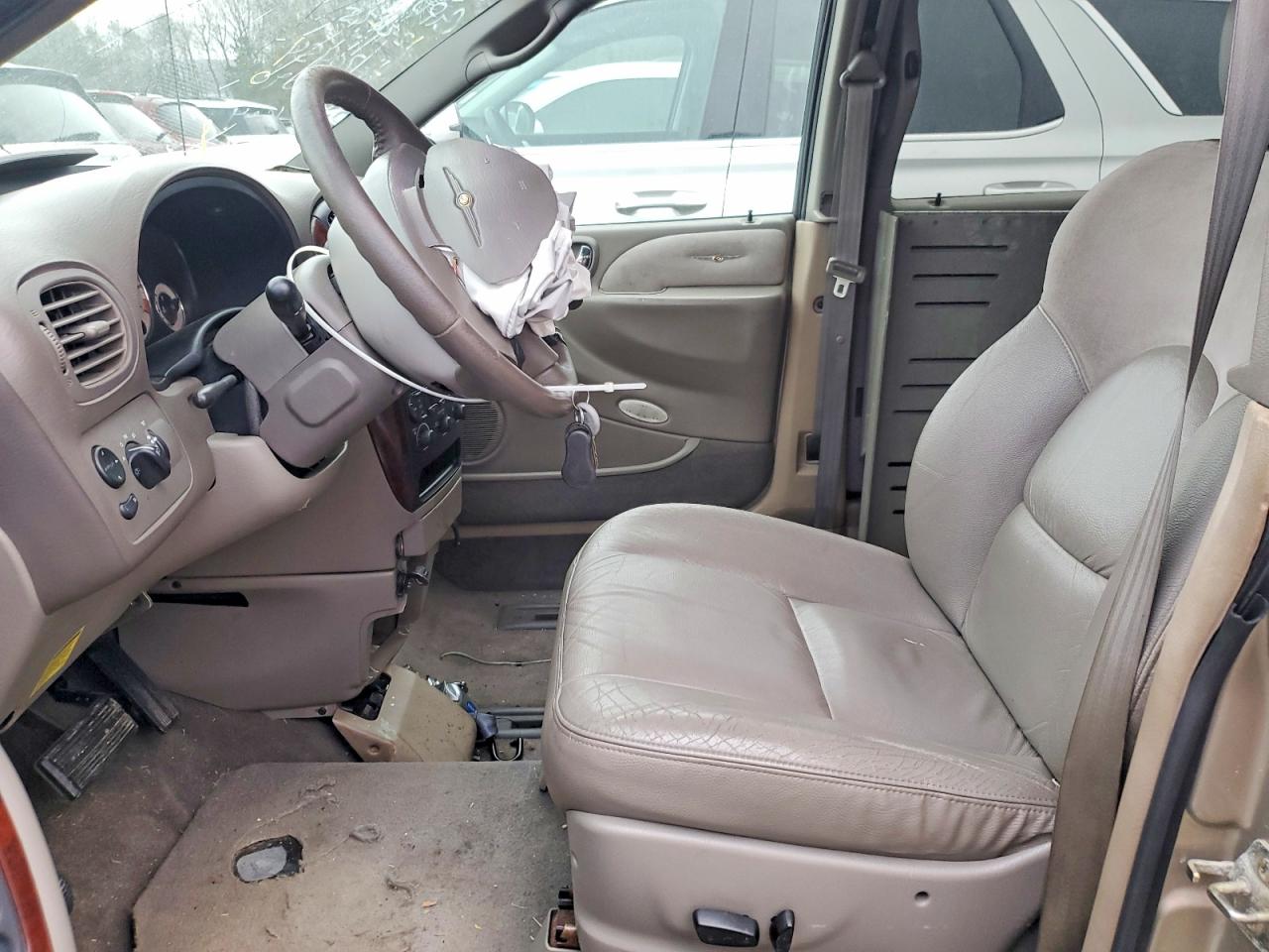 2002 CHRYSLER TOWN & COUNTRY LIMITED photo 7