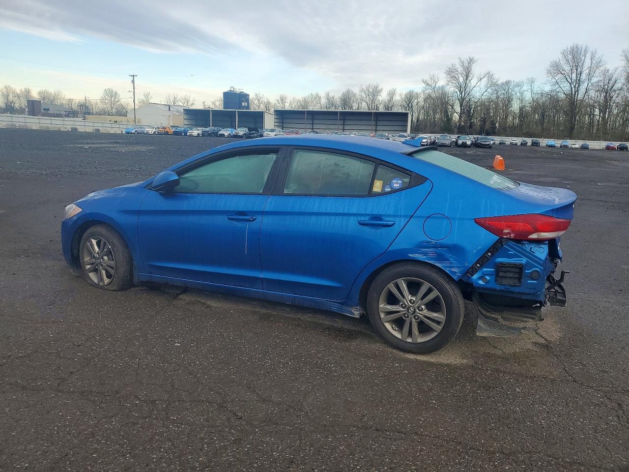 2017 HYUNDAI ELANTRA SE photo 2