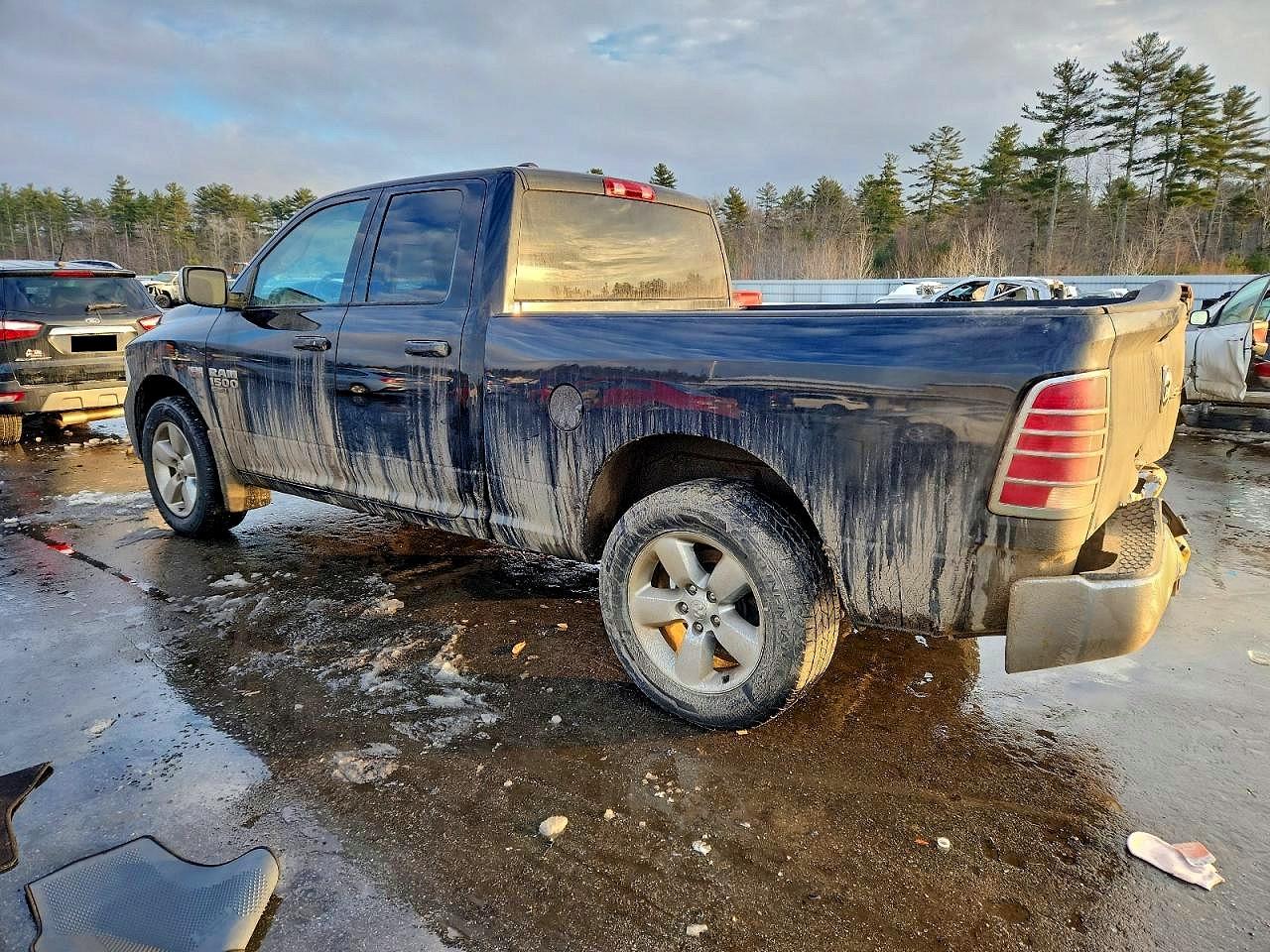 2019 RAM 1500 CLASSIC TRADESMAN photo 2