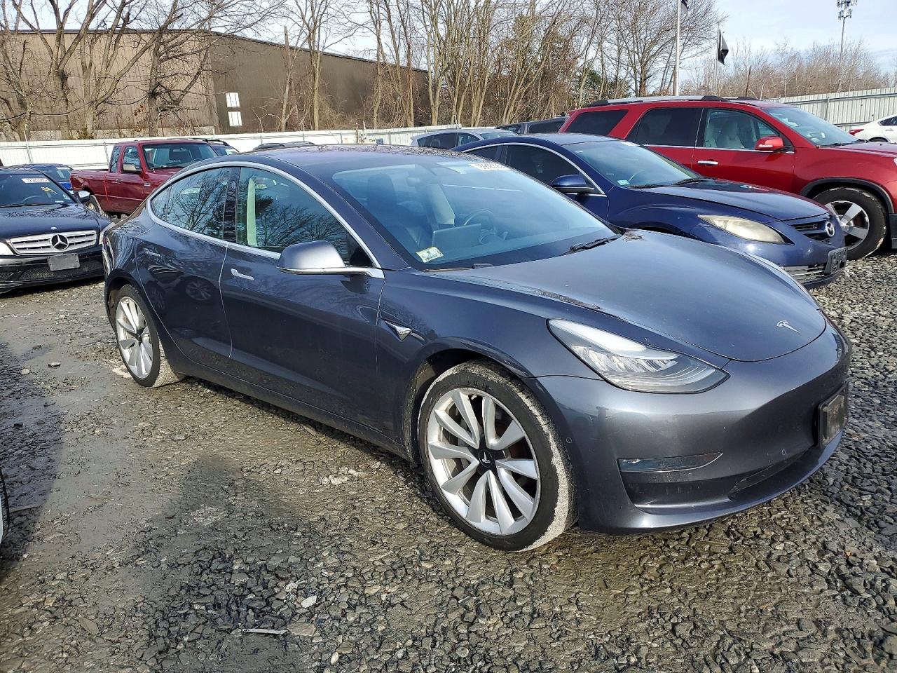 2018 TESLA MODEL 3 photo 4