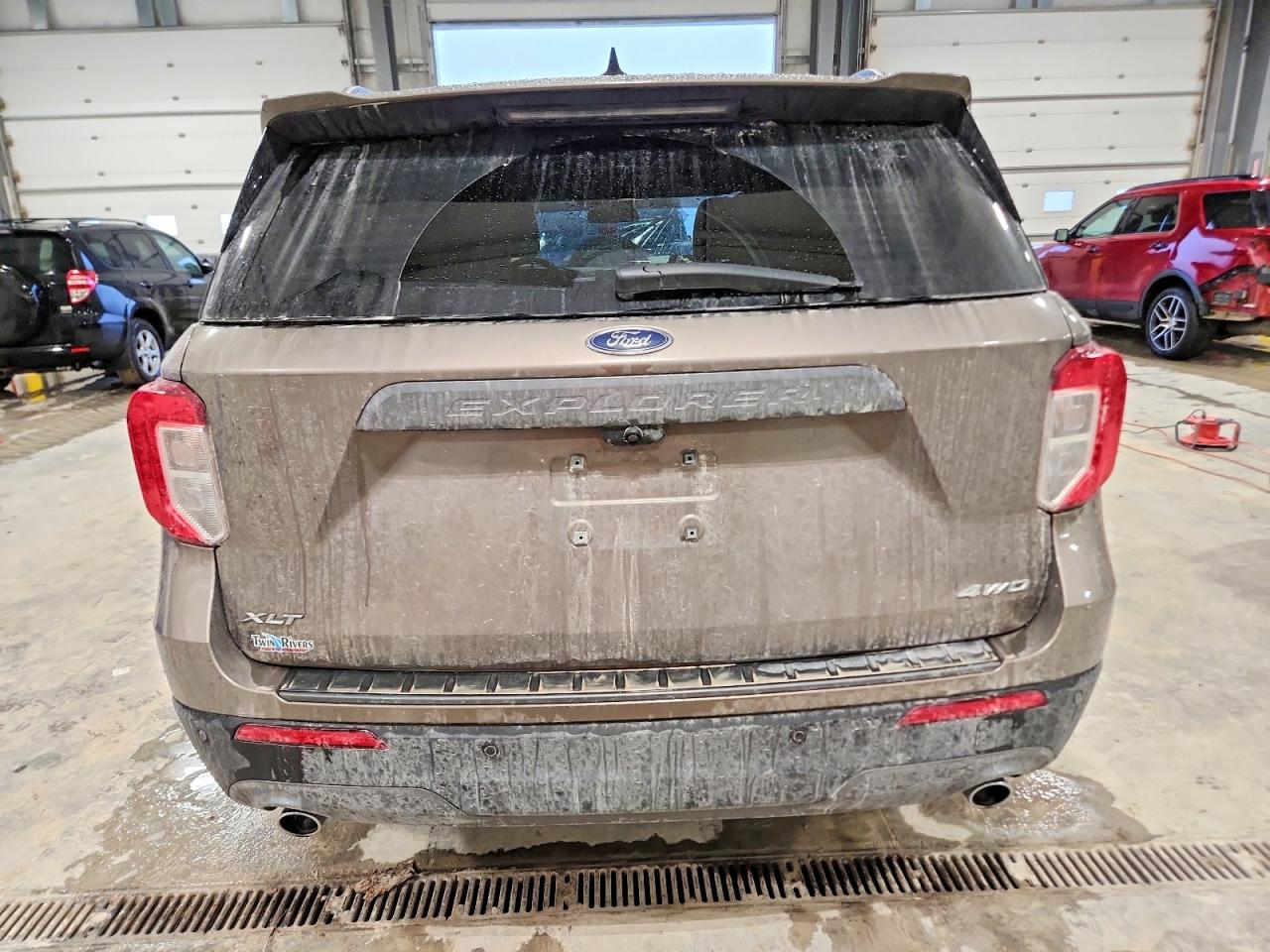 2021 FORD EXPLORER XLT photo 6