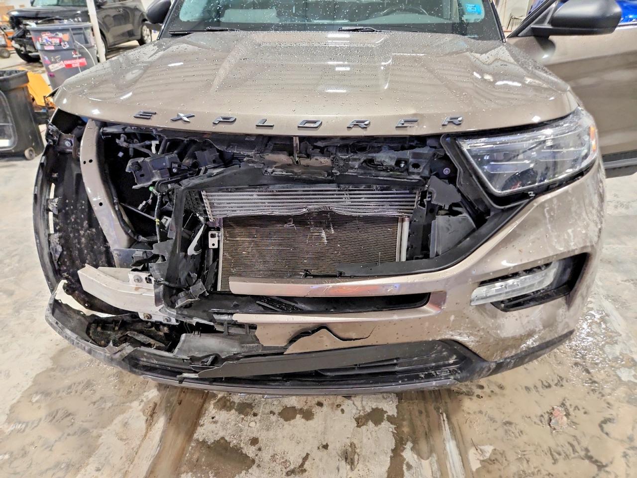 2021 FORD EXPLORER XLT photo 12