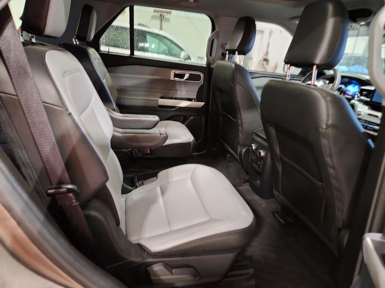 2021 FORD EXPLORER XLT photo 11