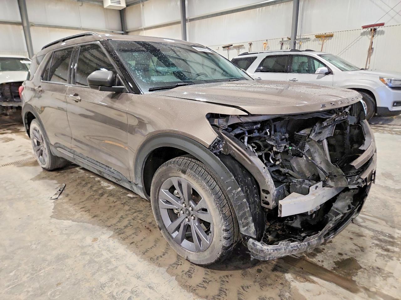 2021 FORD EXPLORER XLT photo 4