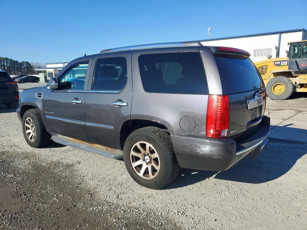2010 CADILLAC ESCALADE LUXURY photo 2