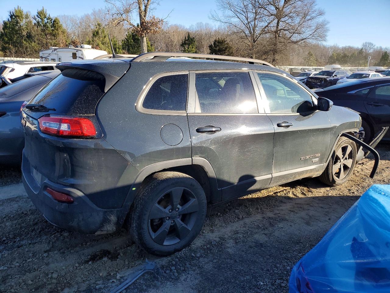 2016 JEEP CHEROKEE LATITUDE photo 3