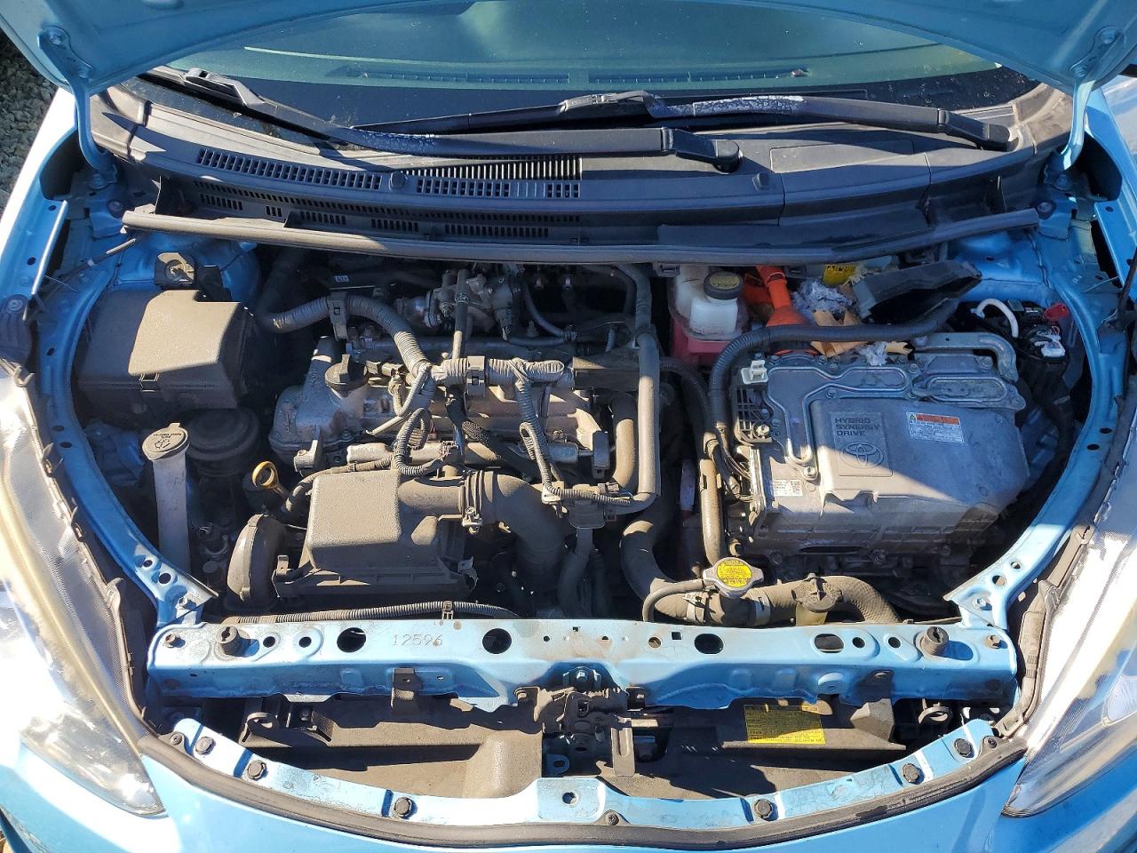 2015 TOYOTA PRIUS C photo 11