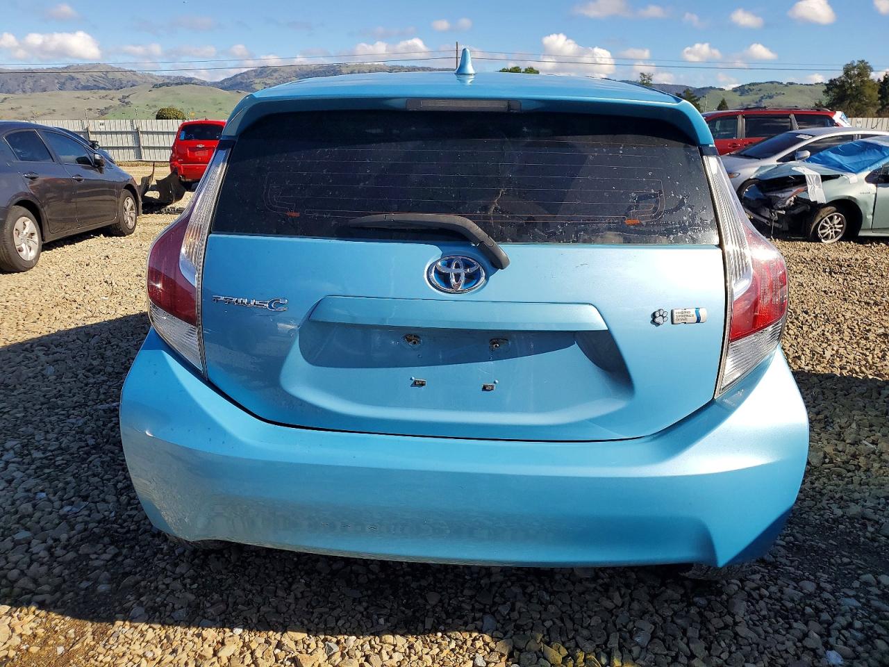 2015 TOYOTA PRIUS C photo 6