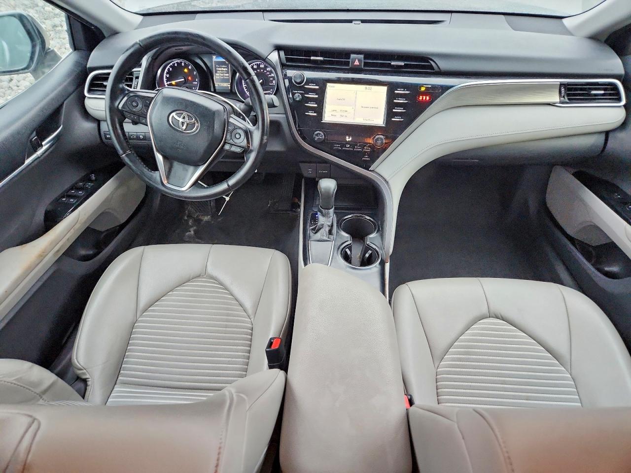 2018 TOYOTA CAMRY L photo 8