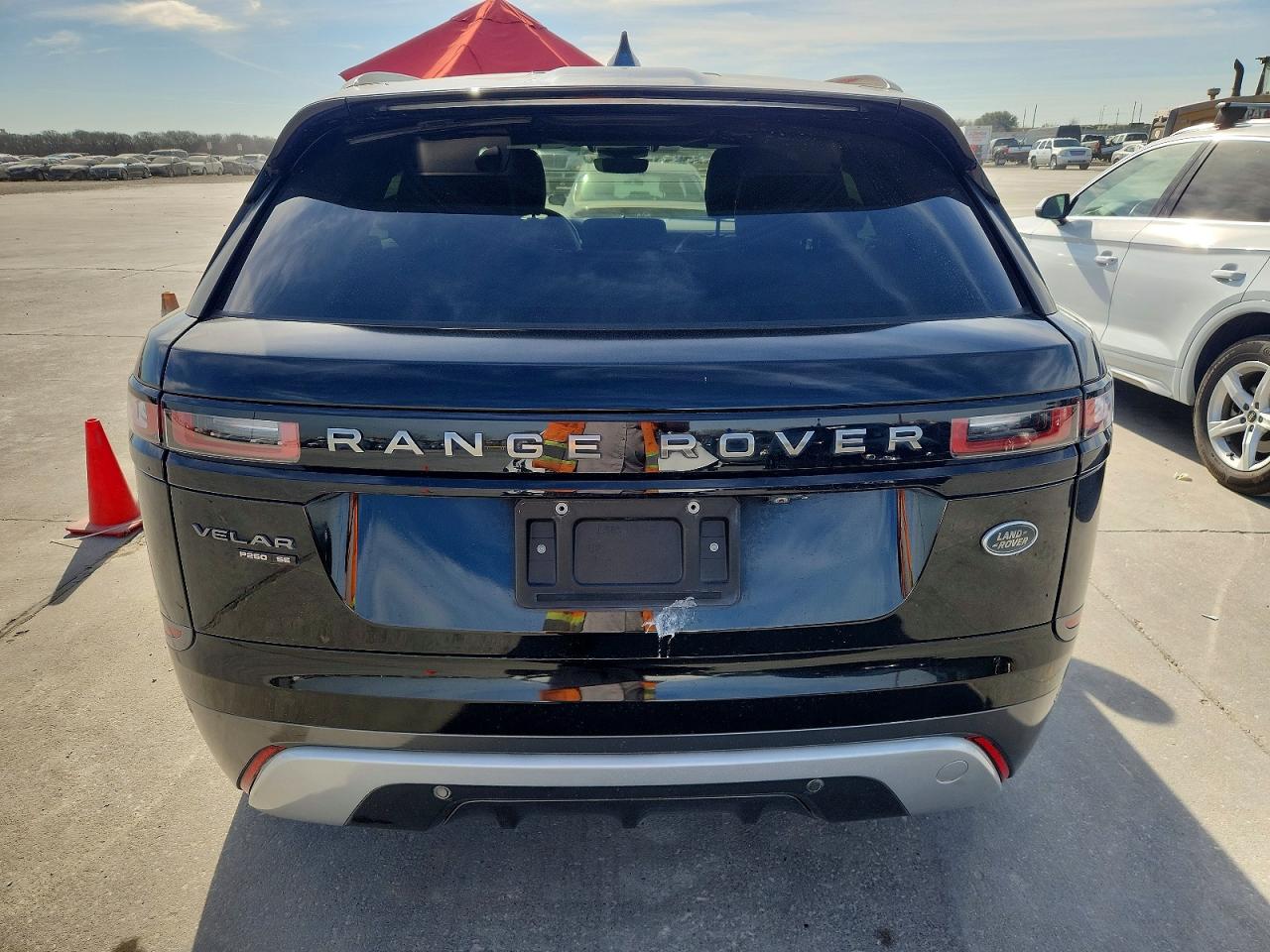 2018 LAND ROVER RANGE ROVER VELAR R-DYNAMIC SE photo 6