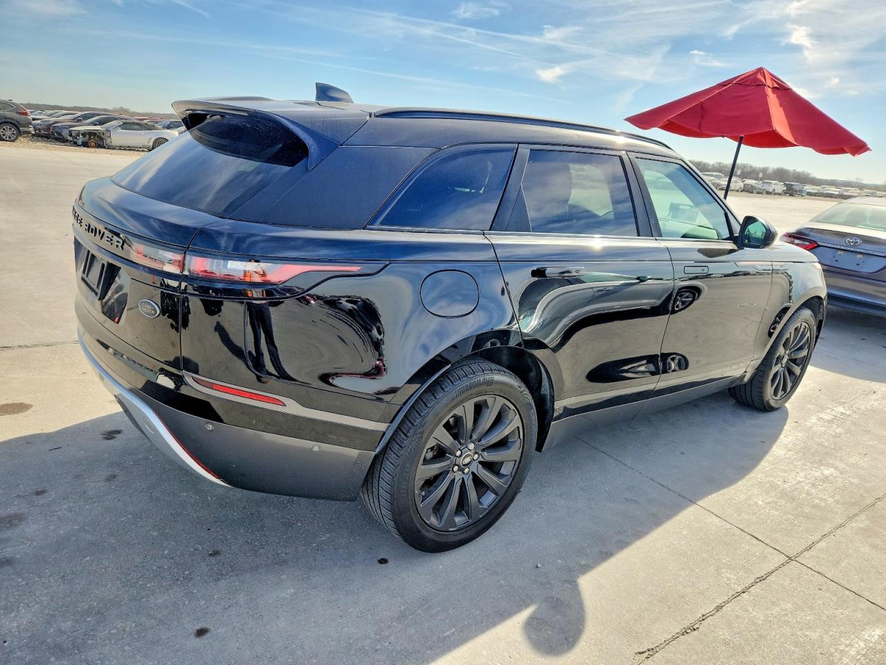 2018 LAND ROVER RANGE ROVER VELAR R-DYNAMIC SE photo 3