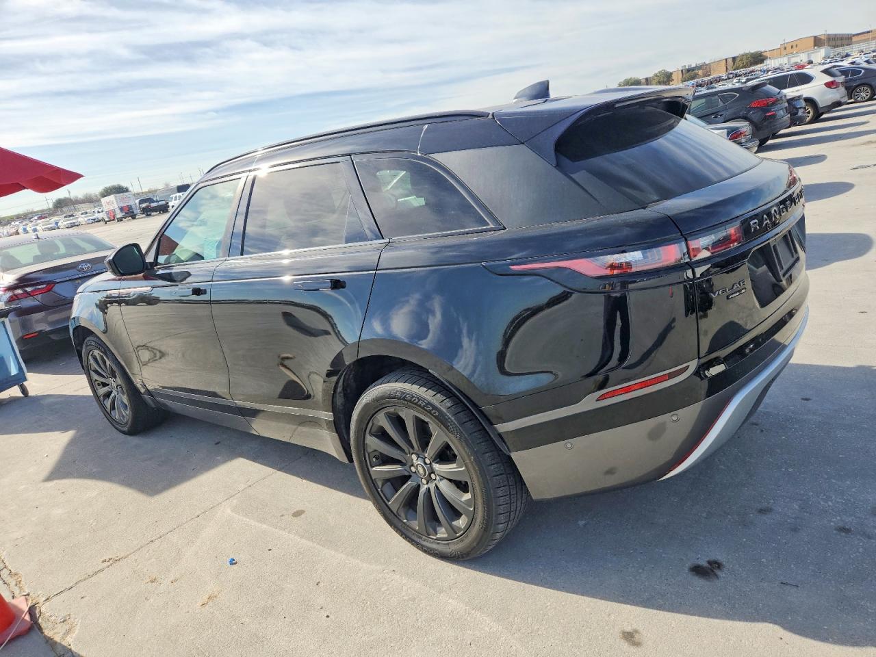 2018 LAND ROVER RANGE ROVER VELAR R-DYNAMIC SE photo 2