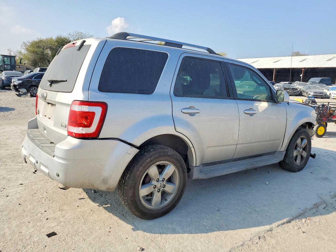 2010 FORD ESCAPE LIMITED photo 3
