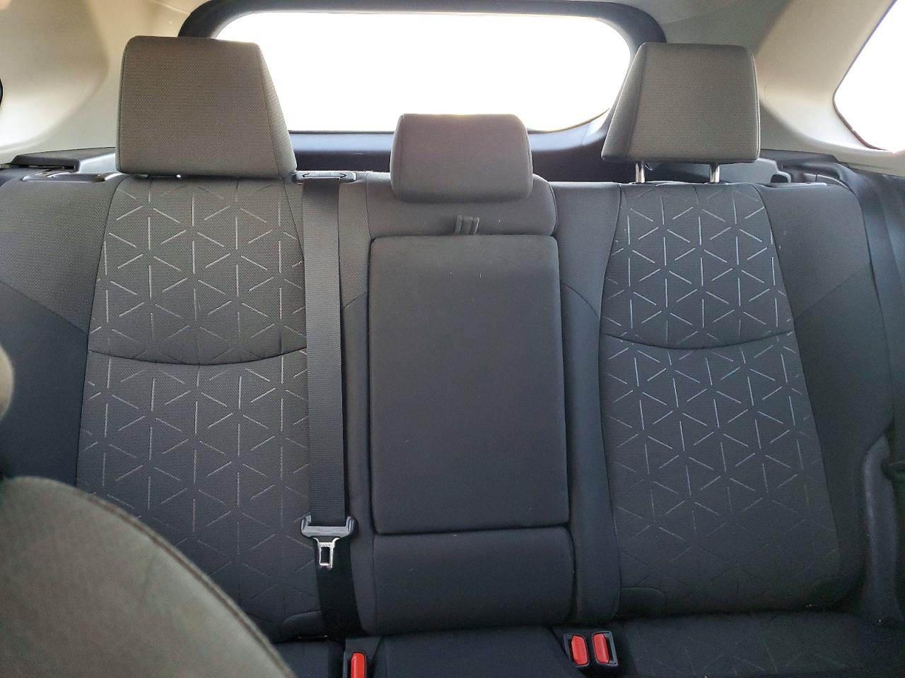2021 TOYOTA RAV4 XLE photo 19