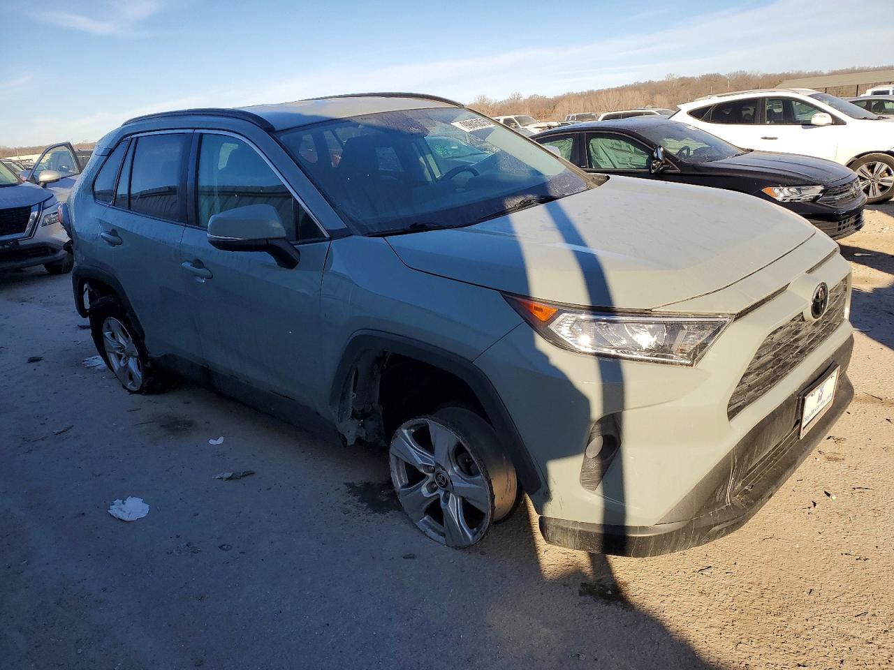 2021 TOYOTA RAV4 XLE photo 7