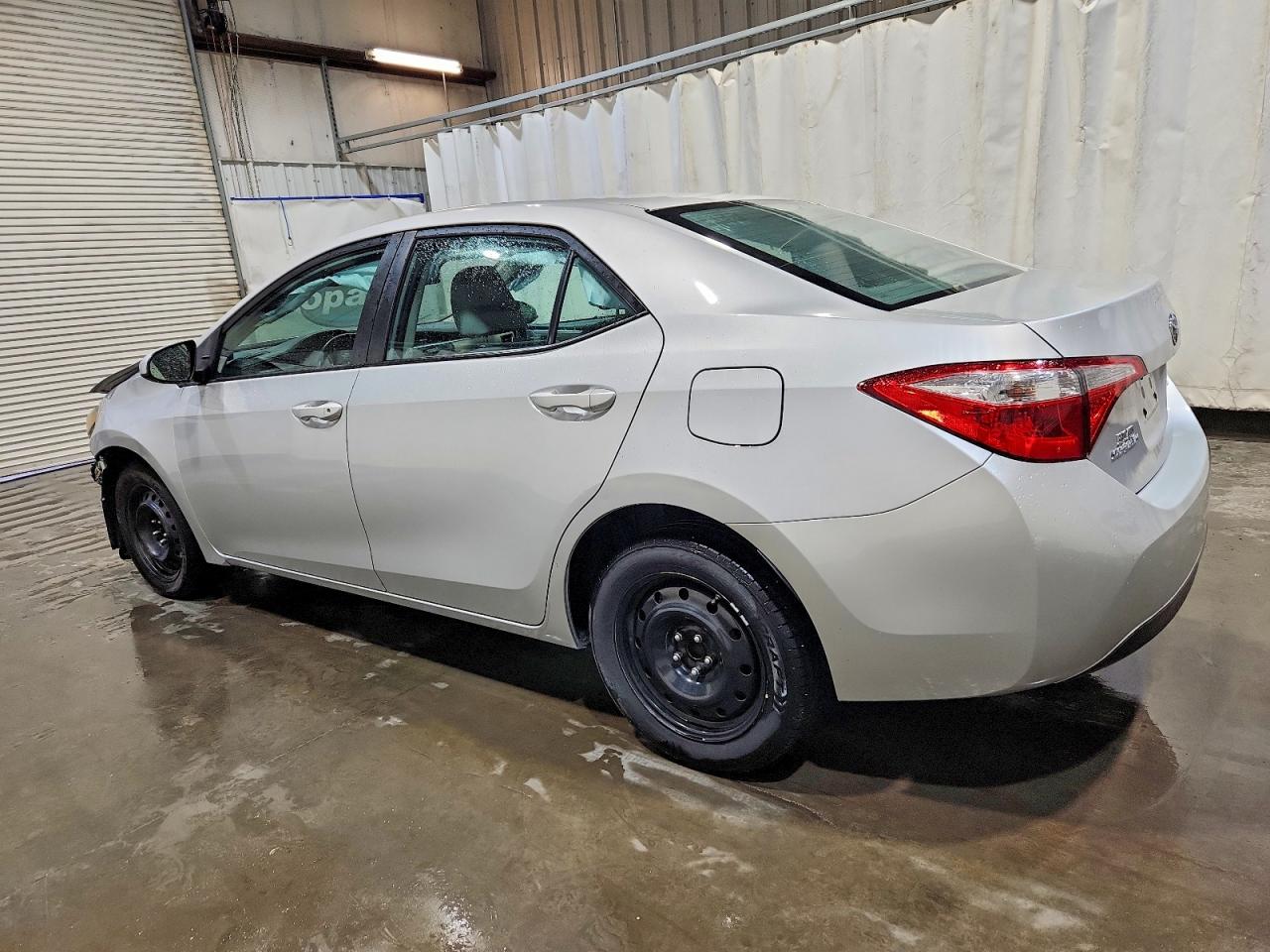 2015 TOYOTA COROLLA LE photo 4