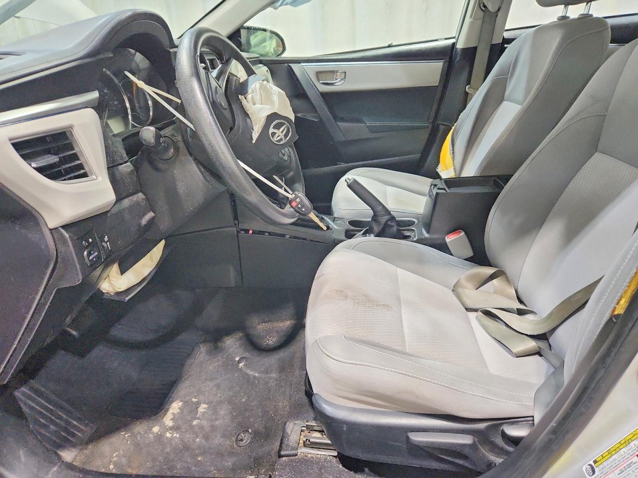 2015 TOYOTA COROLLA LE photo 19
