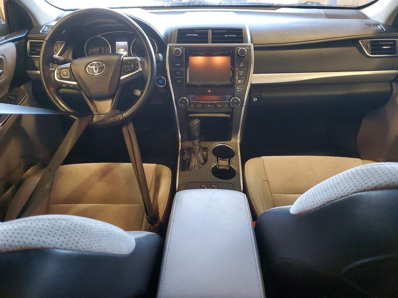2015 TOYOTA CAMRY XSE photo 8