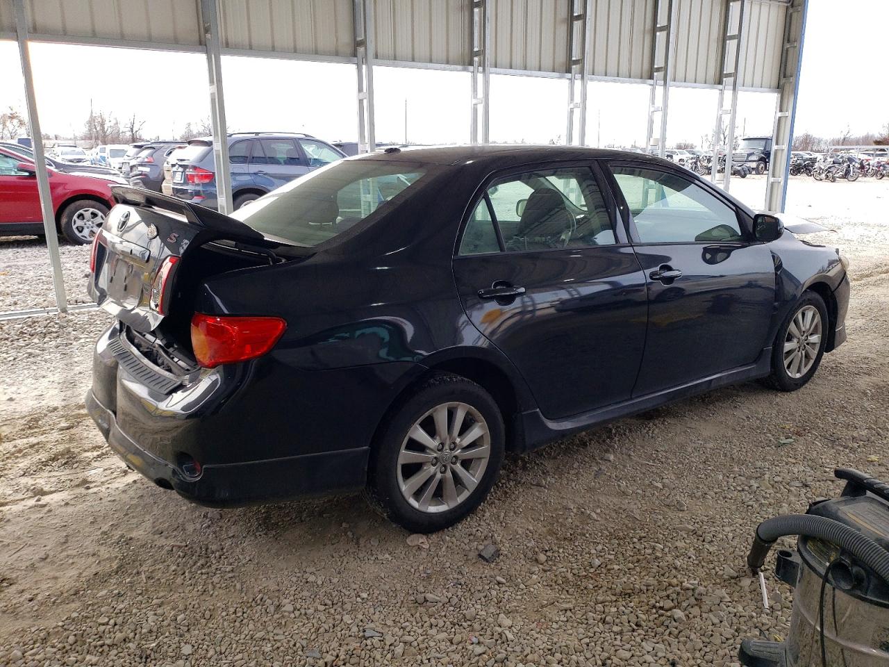 2010 TOYOTA COROLLA BASE photo 3