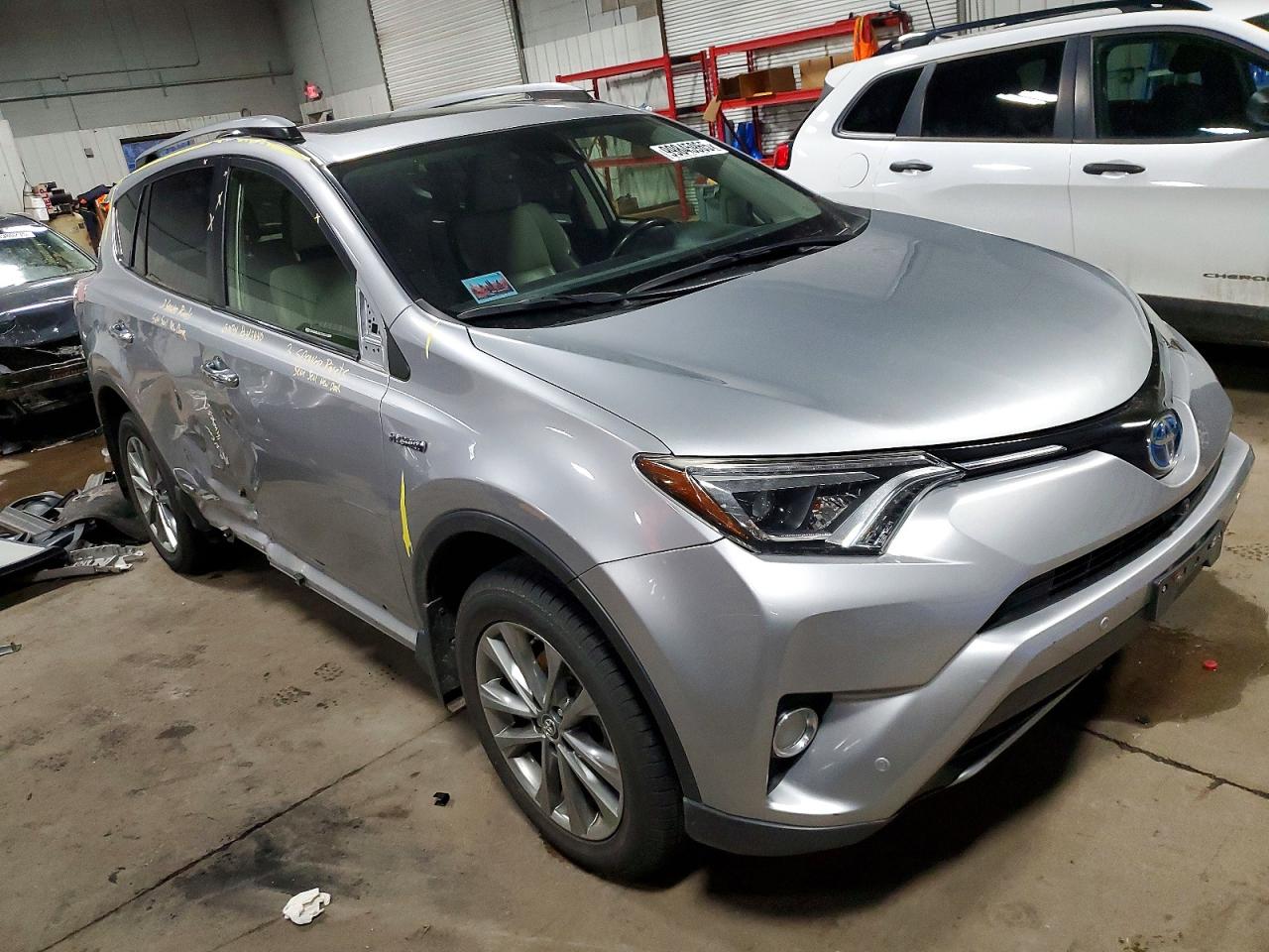 2017 TOYOTA RAV4 HV LIMITED photo 4