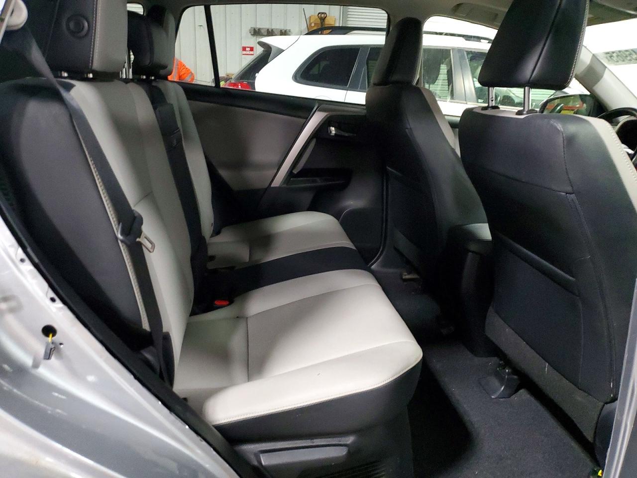 2017 TOYOTA RAV4 HV LIMITED photo 10