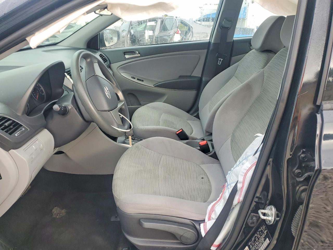 2017 HYUNDAI ACCENT SE photo 7