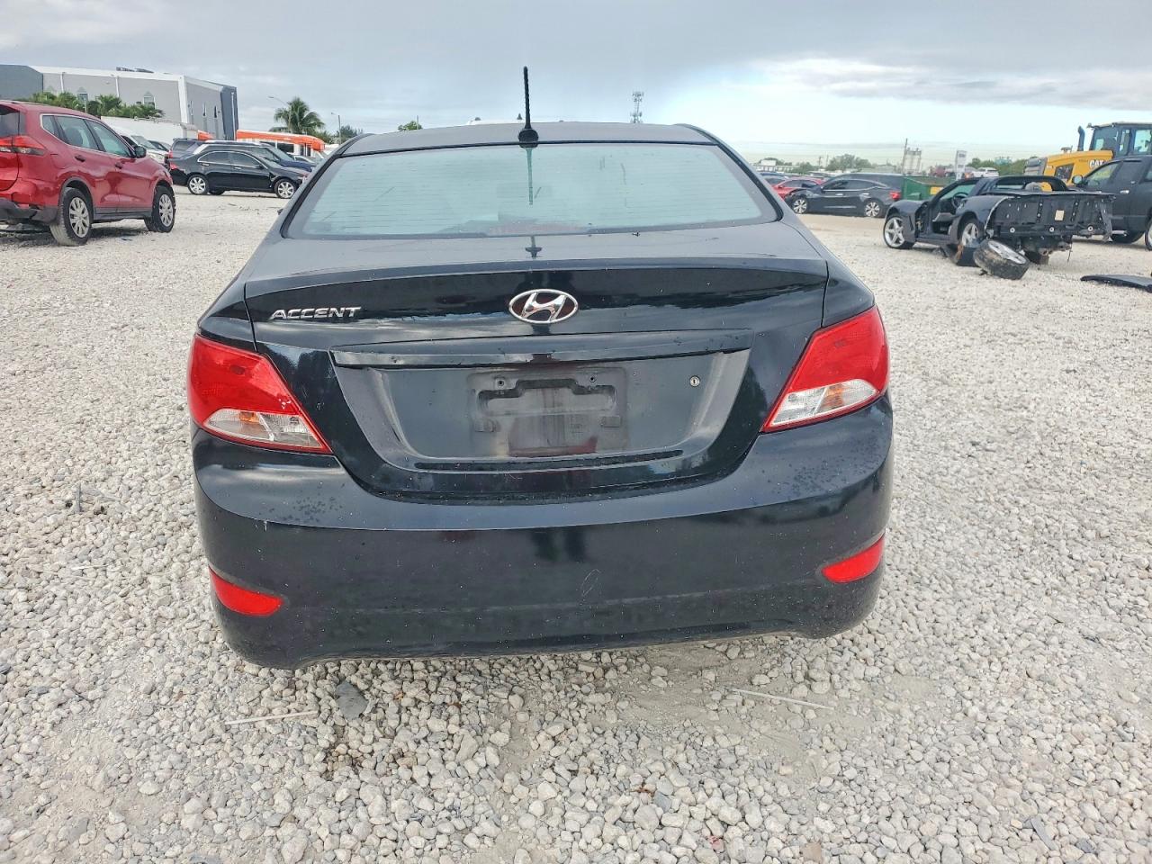 2017 HYUNDAI ACCENT SE photo 6