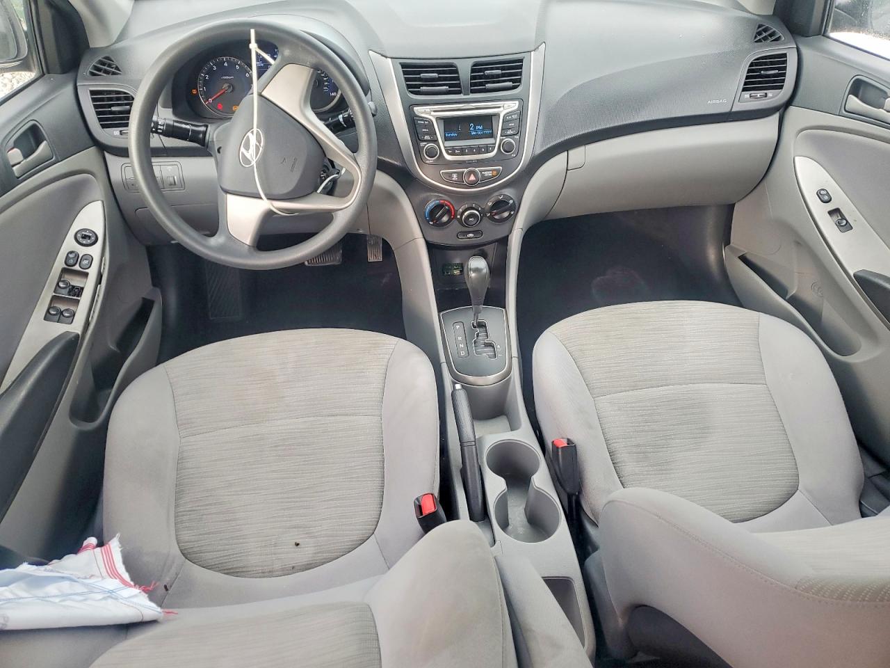 2017 HYUNDAI ACCENT SE photo 8