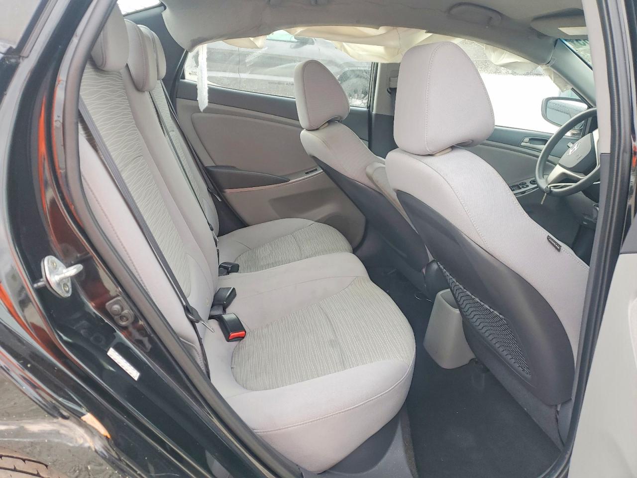2017 HYUNDAI ACCENT SE photo 10