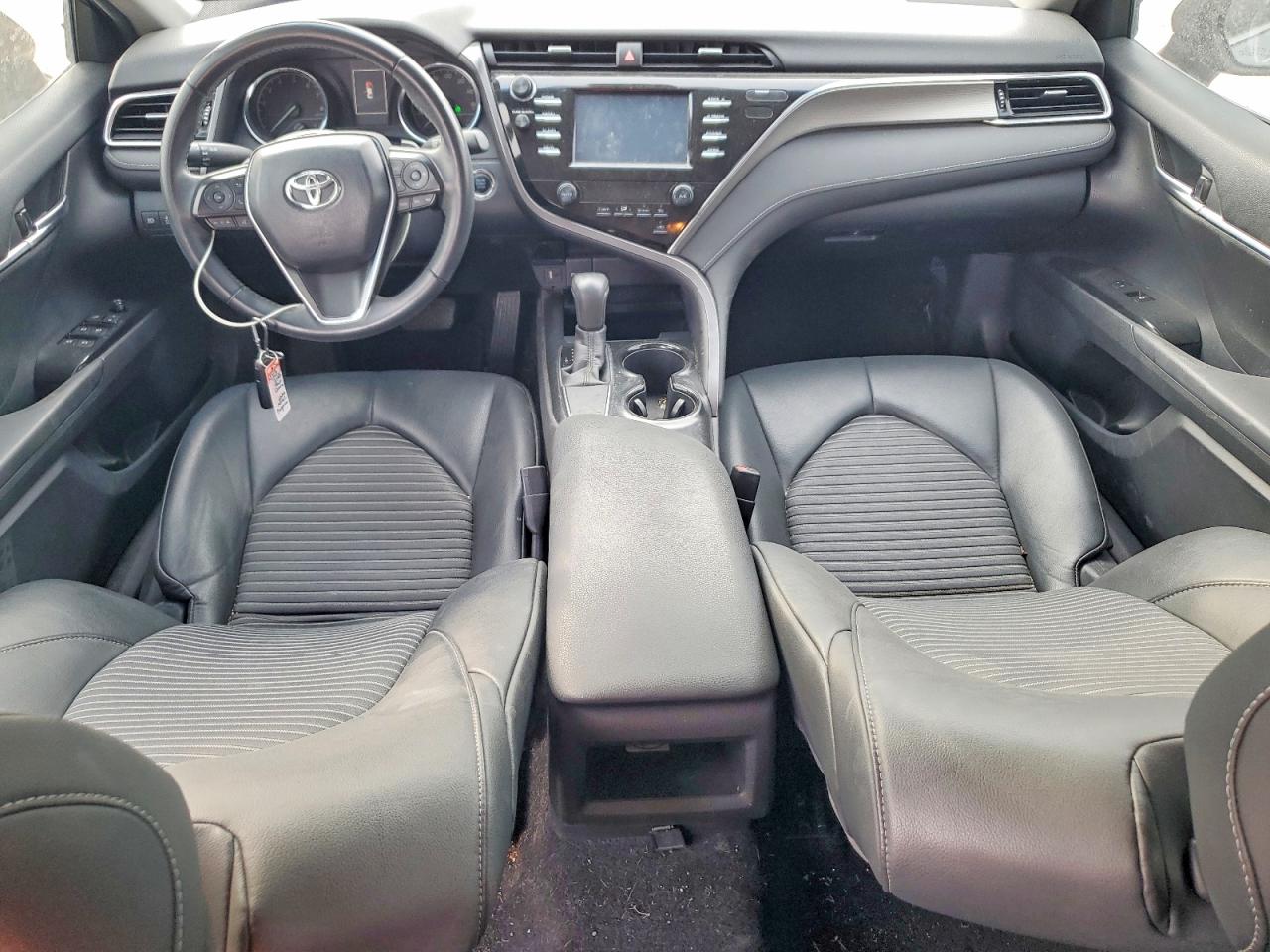 2018 TOYOTA CAMRY L photo 8