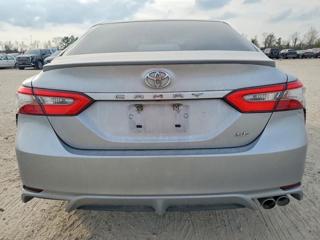 2018 TOYOTA CAMRY L photo 6